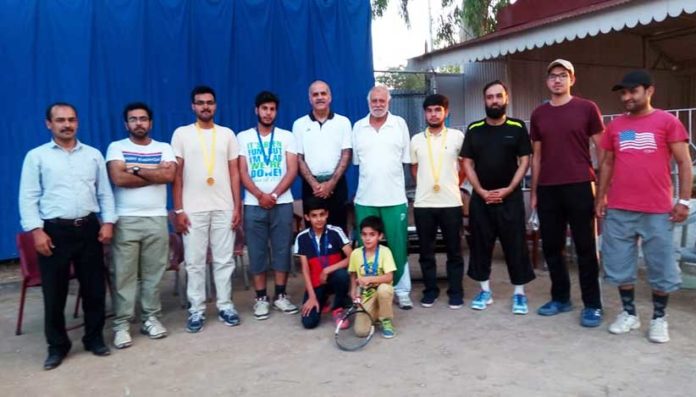 Tennis-Group-Photo-The-Dayspring
