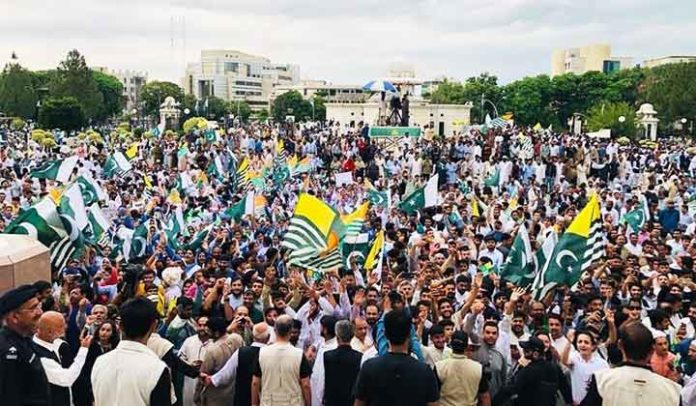Kahsmir-Hour-in-solodarity-with-Kashmiri-People-of-Pakistan