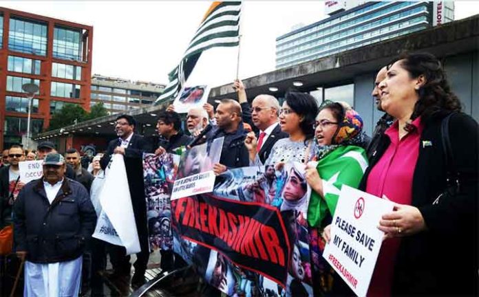 Free-Kashmir-Oldham-Organization-Protests-in-Manchester