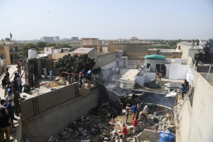 plane crash karachi